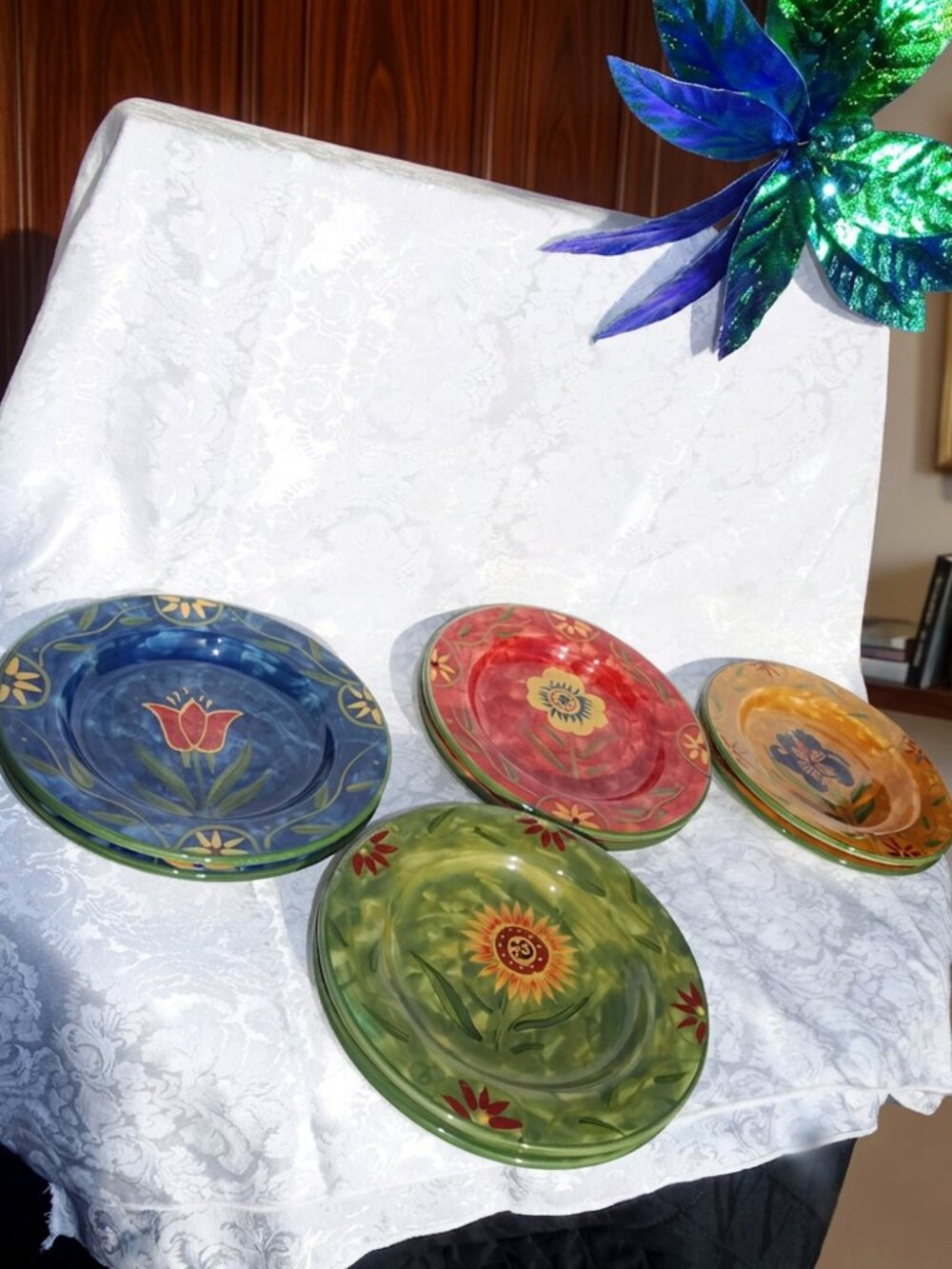 Set of 8 Certified International 8.25" plates designed by Susan Winget